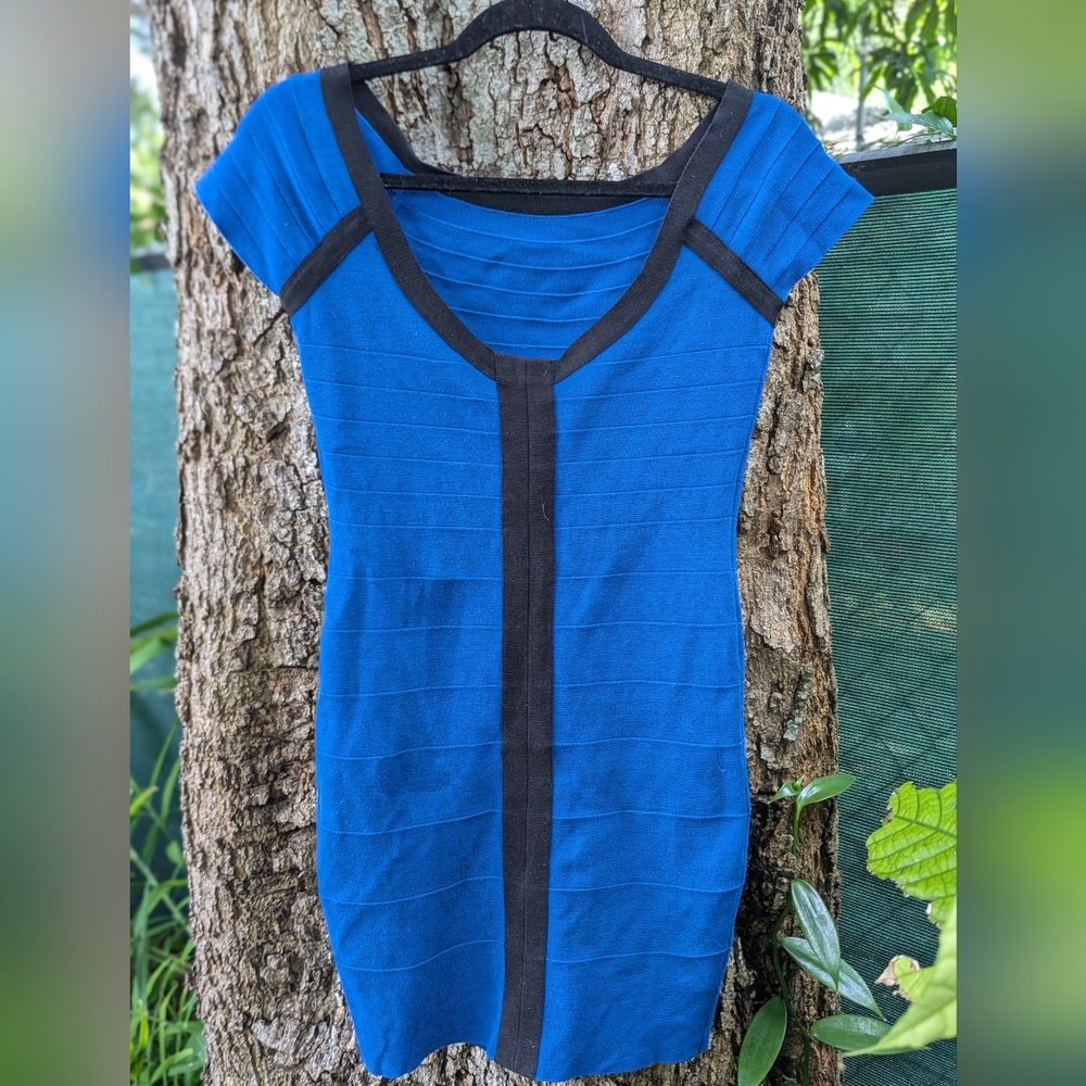 Moda International | Body Contour Dress |  Blue & Black | Size Small